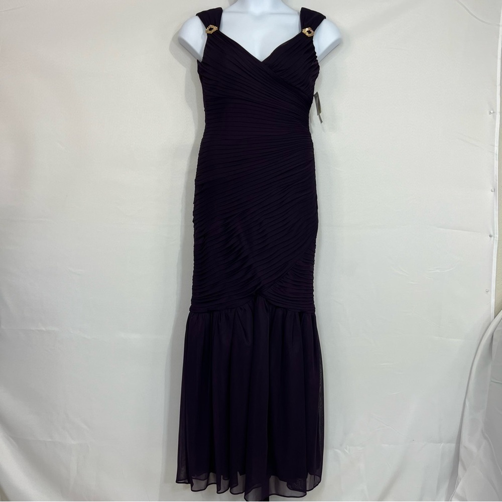 Alex Evenings dress deep purple/size 8/Evening wear, formal, mother of the bride